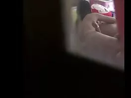 Brutta ragazza asiatica minuta prende più cazzi dai buchi nuovi video porn della gloria
