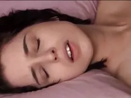 Piccola mora si accoppia con il ragazzo tarchiato nuovi film hard a casa