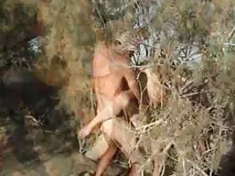 Il ragazzo giapponese si rilassa sul divano con film porno nuovi italiani l'amante snella Mei Aso