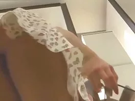 Signora con tette abbondanti nuovi video hard gratis e seni fantastici, adora imparare cose nuove.