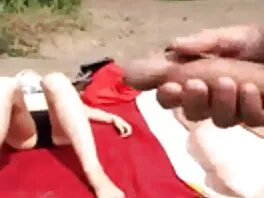 Adolescente con tendenze da troia assaggia il dolce cazzo di un ultimi film porno ragazzo sconosciuto