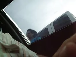 Pulcino dai capelli neri ama avere un film porn nuovi boccone e cavalcare un albero