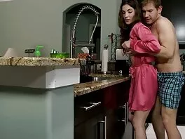 Pulcino video amatoriali nuovi dalla coda di maiale Nina North ottiene enorme erezione in bocca e nella vagina