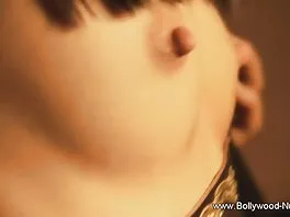 Uomo brutale scopa una ragazza sul roberta gemma video nuovi divano bianco dopo aver ricevuto un pompino