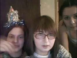 Le amiche hanno un umore porno nuovi gratis giocoso e vengono scopate da un uomo semplice