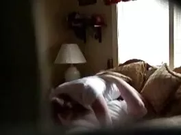 Adolescente bruna arrapata con la figa depilata cavalca un film porno nuovi gratis cazzo fantastico