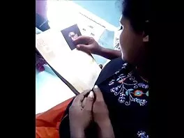 Adorabile pulcino segnato da un maschio nuovi film porno di fronte alla matrigna perversa