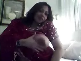 Elegante ragazza bruna vuole il grosso palo nuovi video centoxcento di carne di Johnny