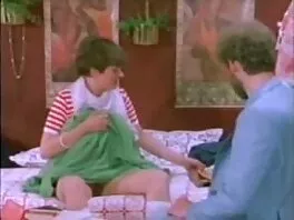 Tettona asiatica abbronzata si tiene su nuovi video amatoriali italiani un palo mentre viene speronata