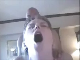 Una bionda fantastica sta dando a quel ragazzo un sacco di film porno ultimi usciti piacere